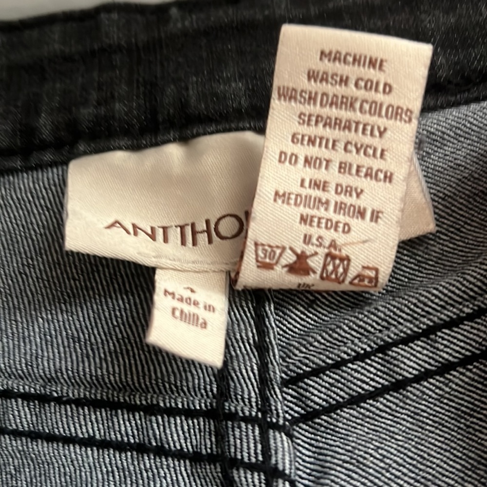 JEANS size 4, ankle length. - Picture 4 of 7